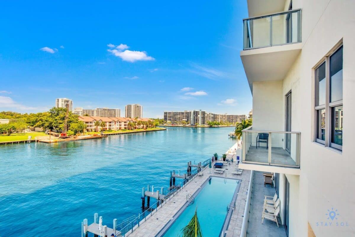 Luxury Amenities, Infinity Pool, Gym, Hot Tub Lägenhet Hollywood Exteriör bild